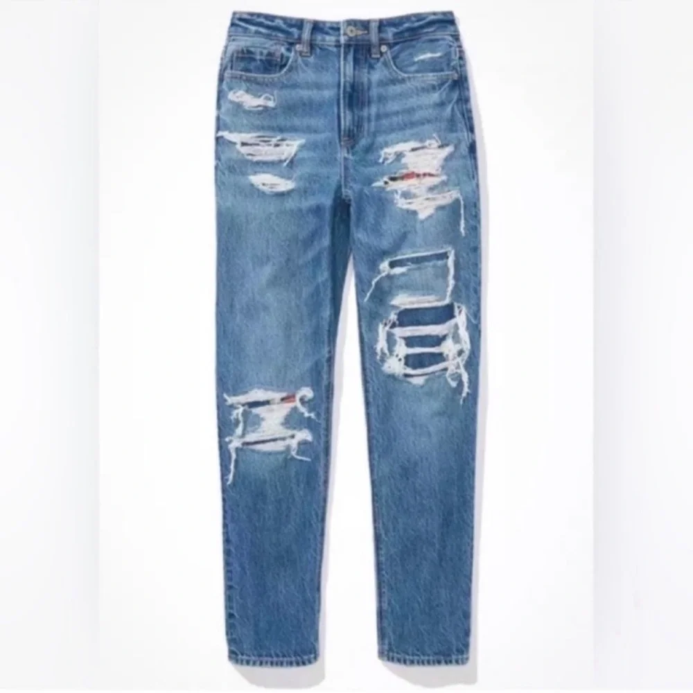 AMERICAN EAGLE NWT High Rise Distressed Plaid Patch Mom Jeans 8 - Picture 2 of 13